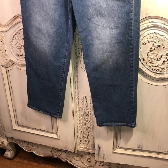 Frayed High Rise Straight Leg Medium Wash Jeans Size 16/33 - Picture 3 of 10